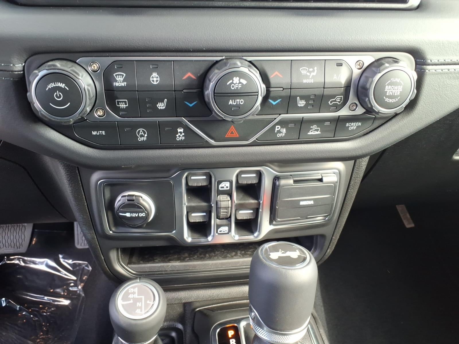 2027 Jeep Wrangler WRANGLER 4-DOOR SAHARA