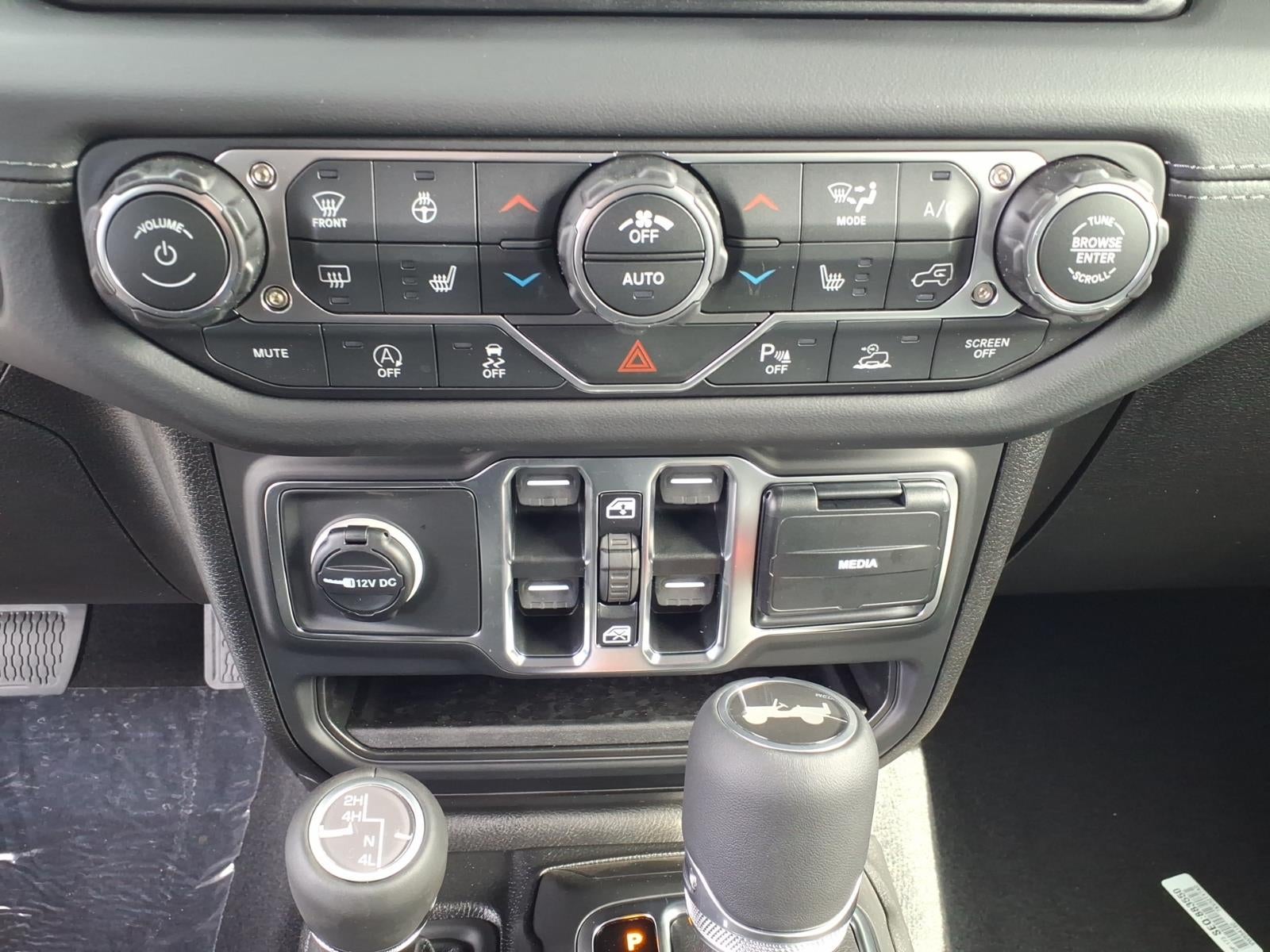 2027 Jeep Wrangler WRANGLER 4-DOOR SAHARA