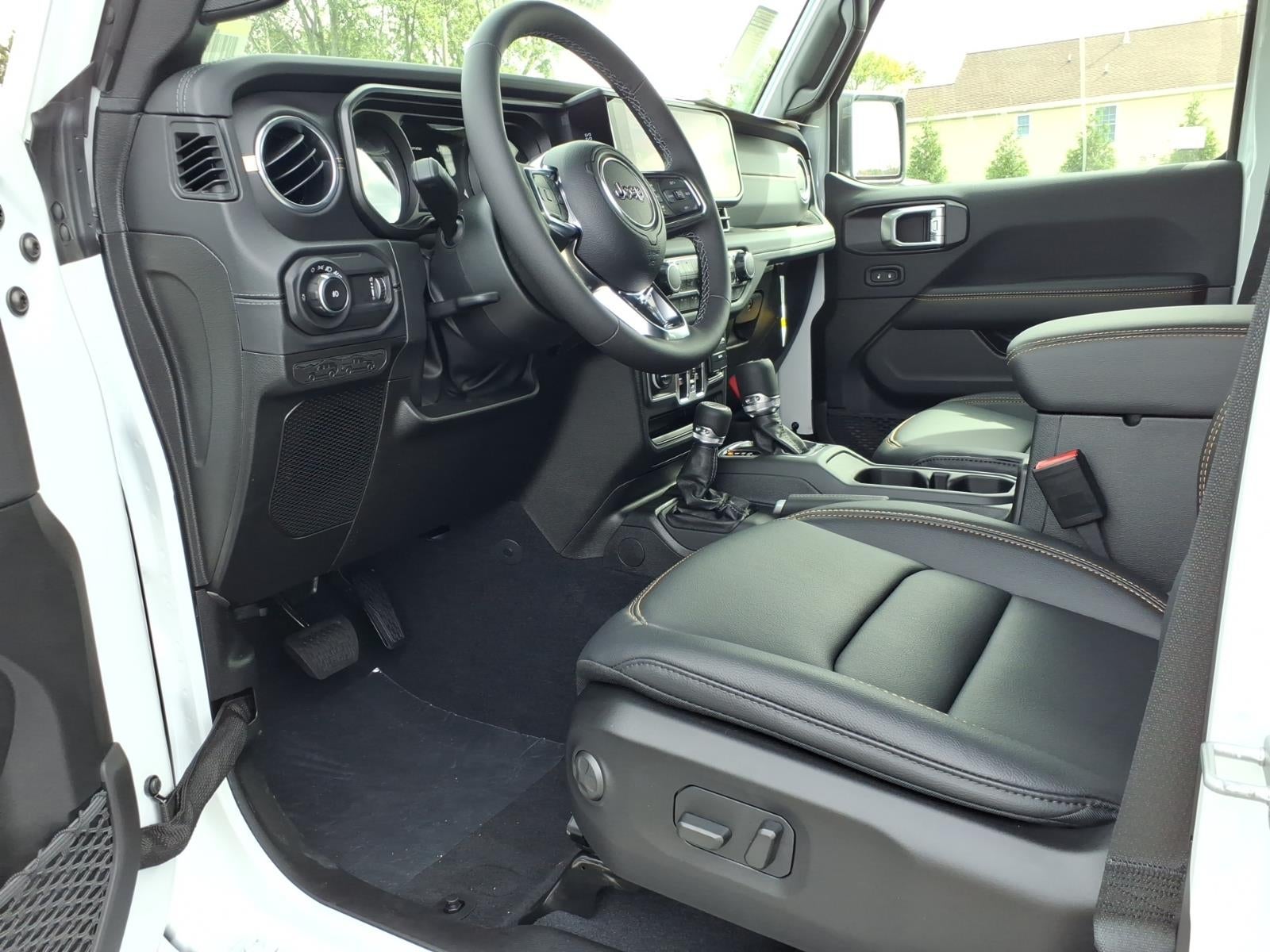 2027 Jeep Wrangler WRANGLER 4-DOOR SAHARA