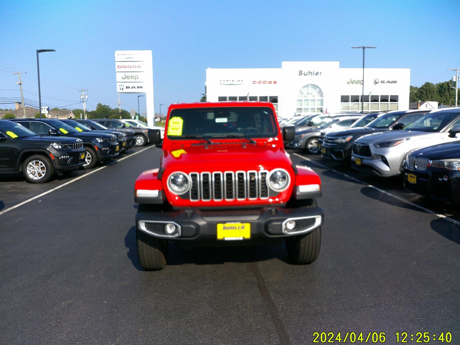 2025 Jeep Wrangler 4-Door Sahara 4x4