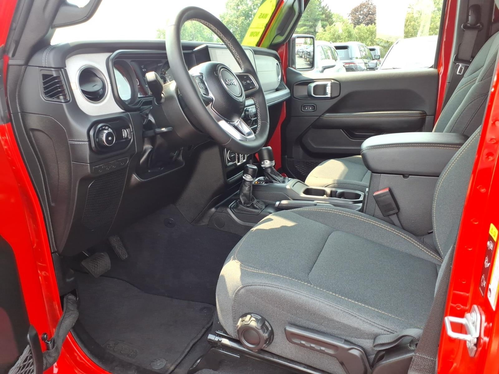 2025 Jeep Wrangler 4-Door Sahara 4x4