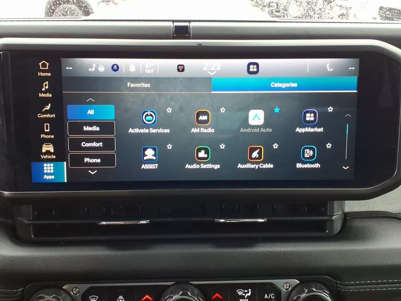 2024 Jeep Wrangler 4-Door Sahara 4x4