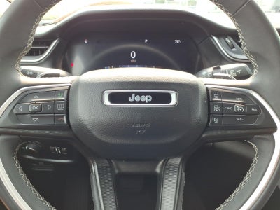 2023 Jeep Grand Cherokee Laredo X 4x4