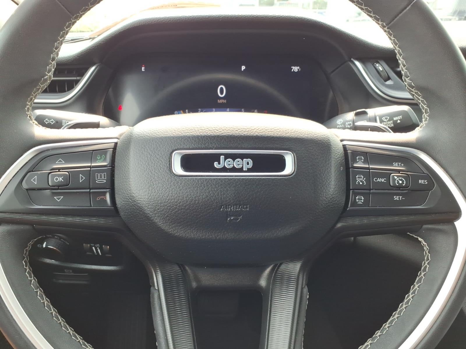 2023 Jeep Grand Cherokee Laredo X 4x4
