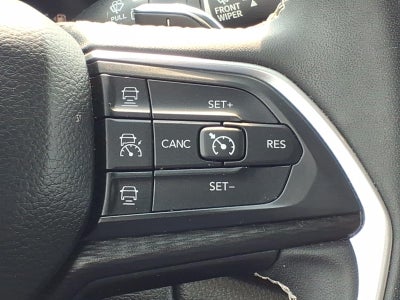 2023 Jeep Grand Cherokee Laredo X 4x4