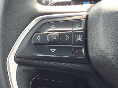 2023 Jeep Grand Cherokee Laredo X 4x4