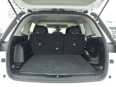 2023 Jeep Grand Cherokee Laredo X 4x4