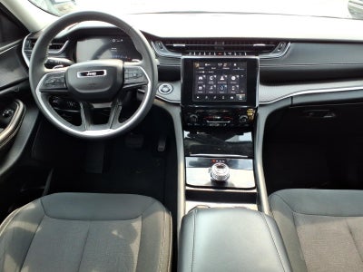 2023 Jeep Grand Cherokee Laredo X 4x4