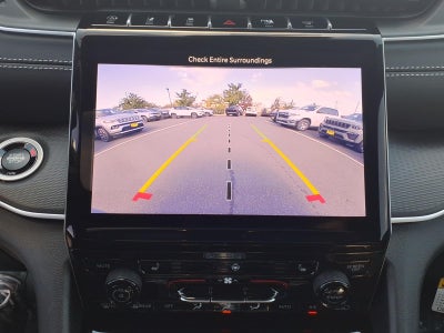 2027 Jeep Grand Cherokee GRAND CHEROKEE LAREDO X 4X4