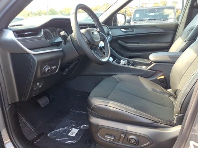 2027 Jeep Grand Cherokee GRAND CHEROKEE LAREDO X 4X4