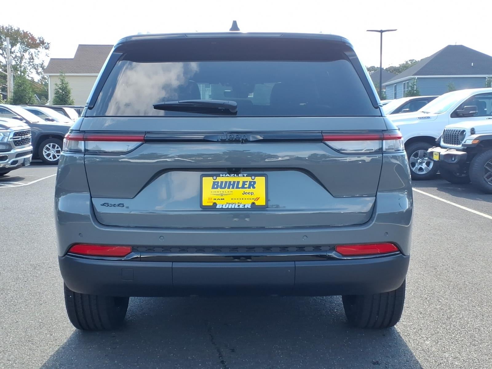 2027 Jeep Grand Cherokee GRAND CHEROKEE LAREDO X 4X4