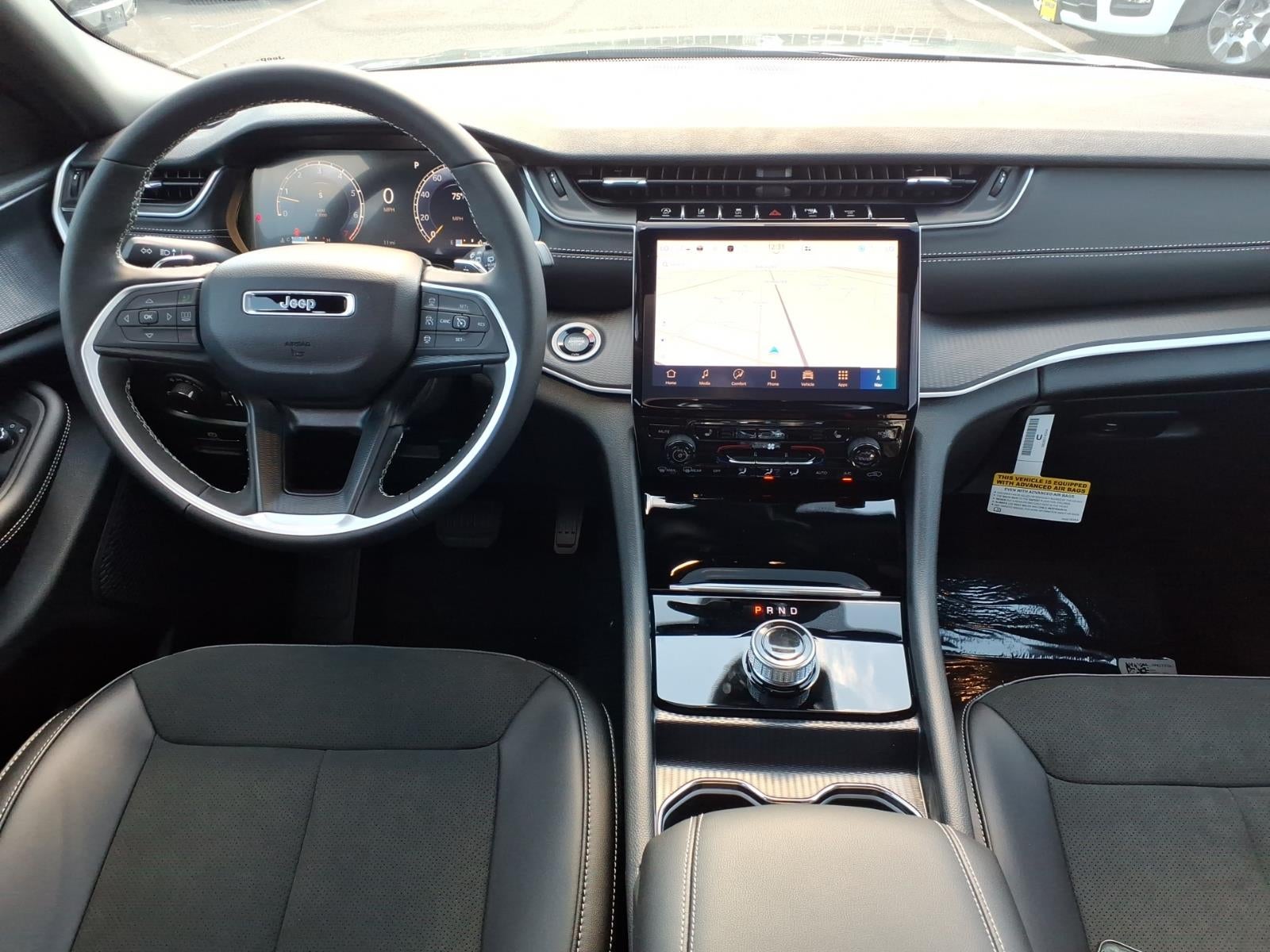 2027 Jeep Grand Cherokee GRAND CHEROKEE LAREDO X 4X4