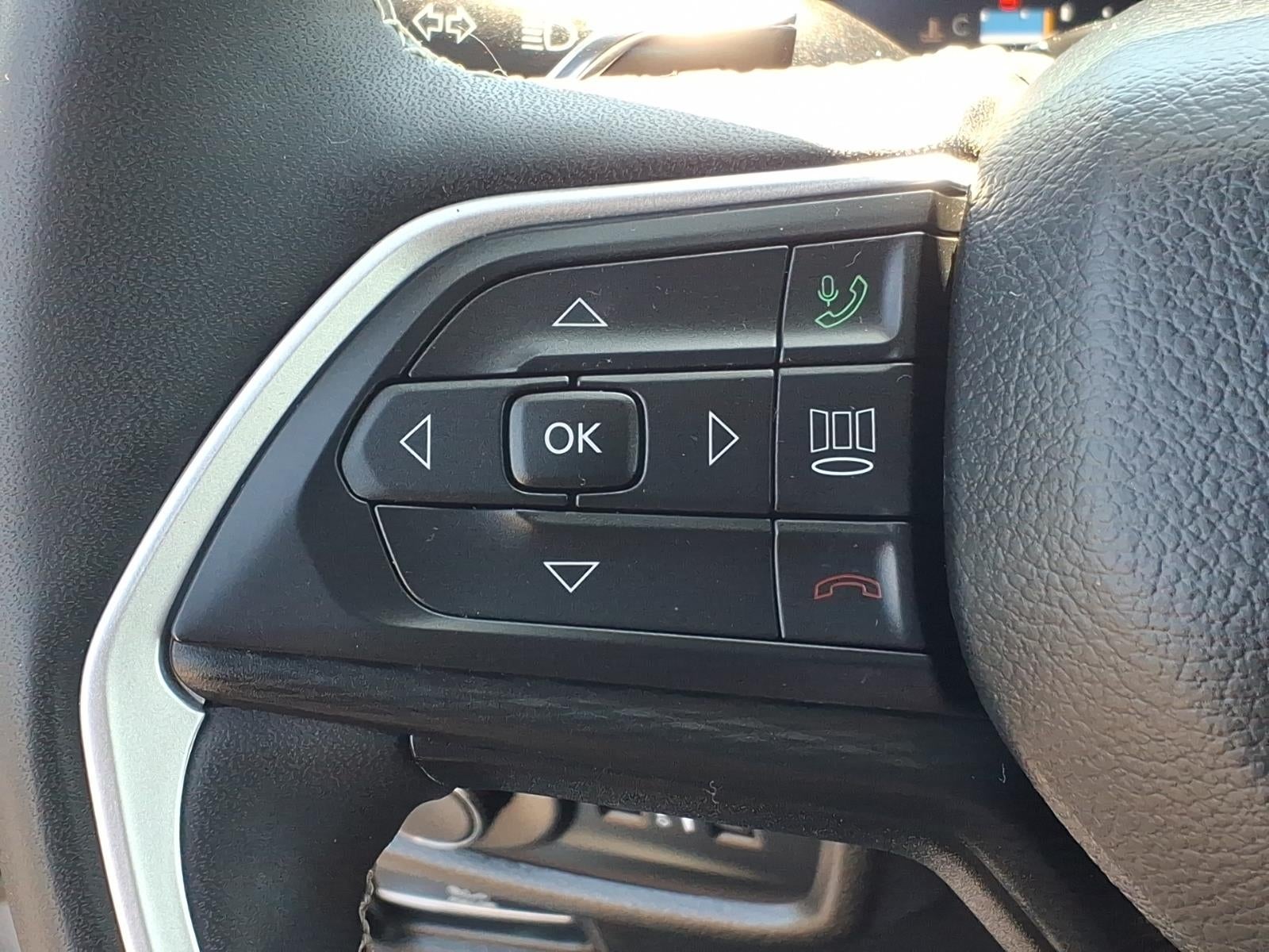 2023 Jeep Grand Cherokee Laredo 4x4