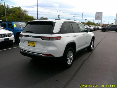 2023 Jeep Grand Cherokee Laredo 4x4