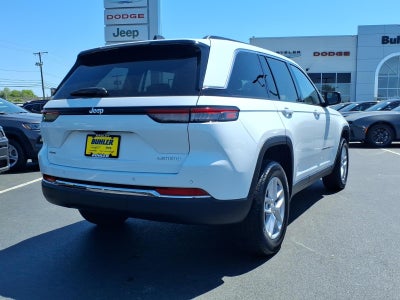 2023 Jeep Grand Cherokee Laredo 4x4
