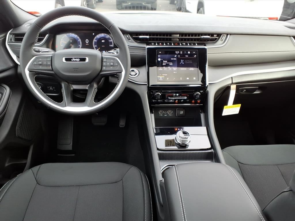 2025 Jeep Grand Cherokee GRAND CHEROKEE LAREDO X 4X4