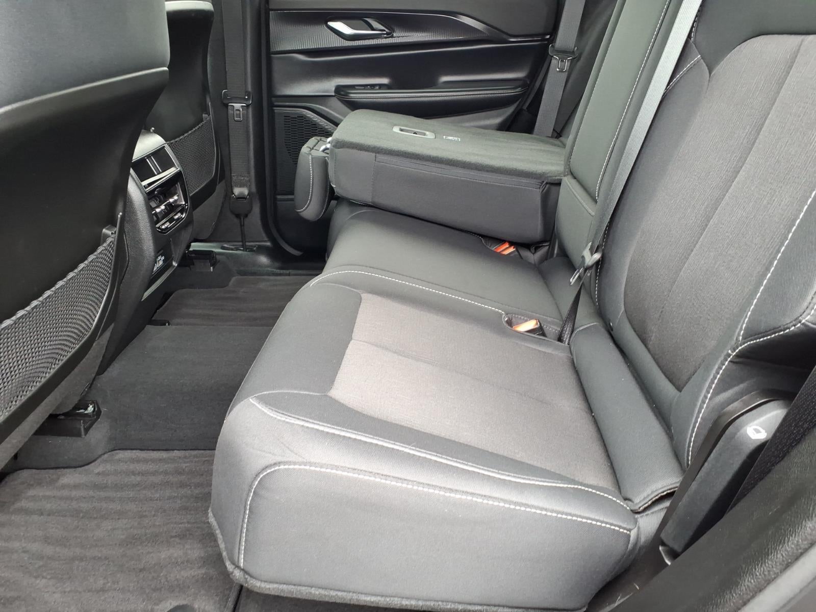 2024 Jeep Grand Cherokee Laredo 4x4