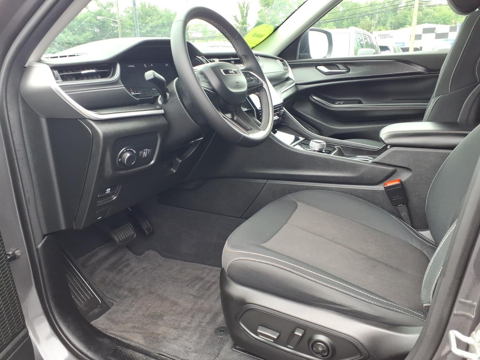 2024 Jeep Grand Cherokee Laredo 4x4