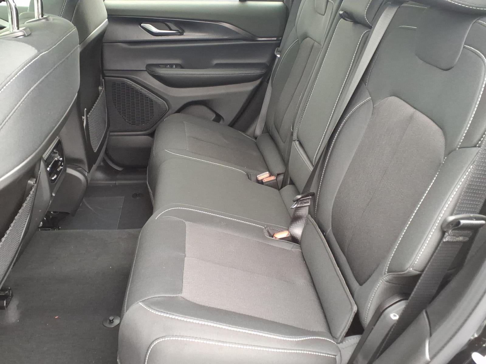 2026 Jeep Grand Cherokee GRAND CHEROKEE LAREDO X 4X4