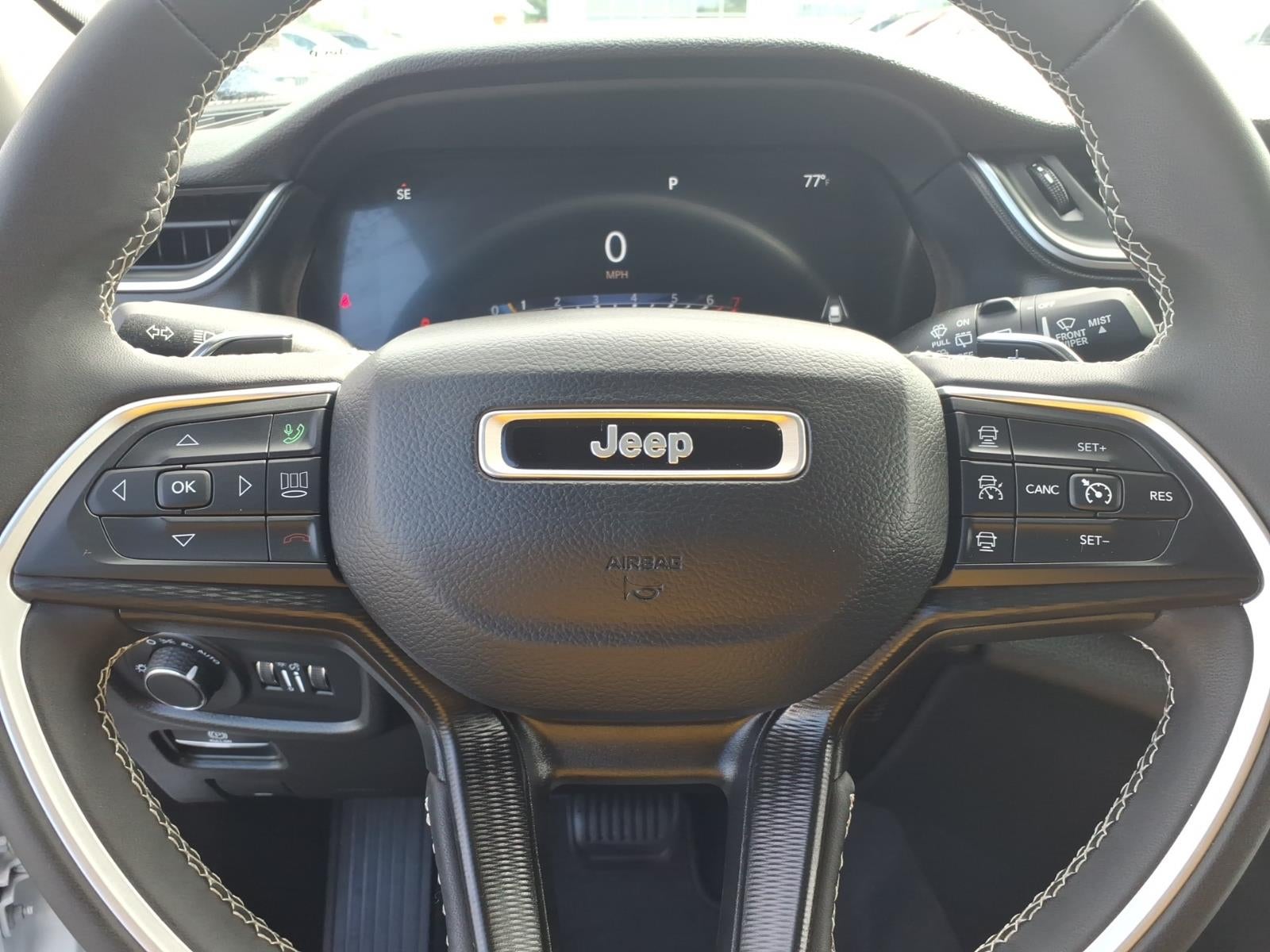 2023 Jeep Grand Cherokee Laredo 4x4