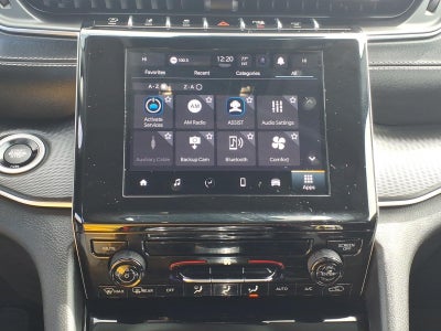 2023 Jeep Grand Cherokee Laredo 4x4