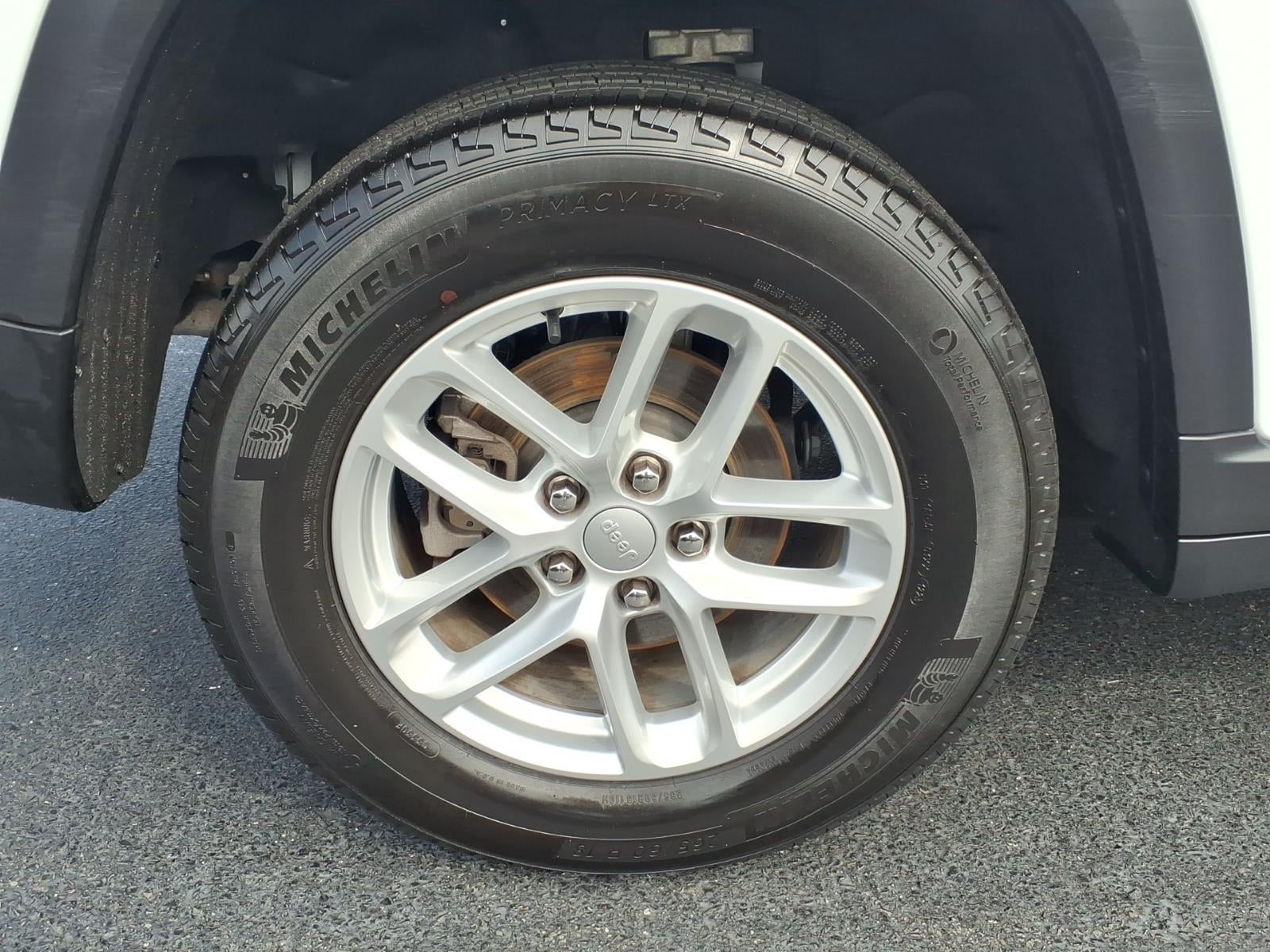 2023 Jeep Grand Cherokee Laredo 4x4