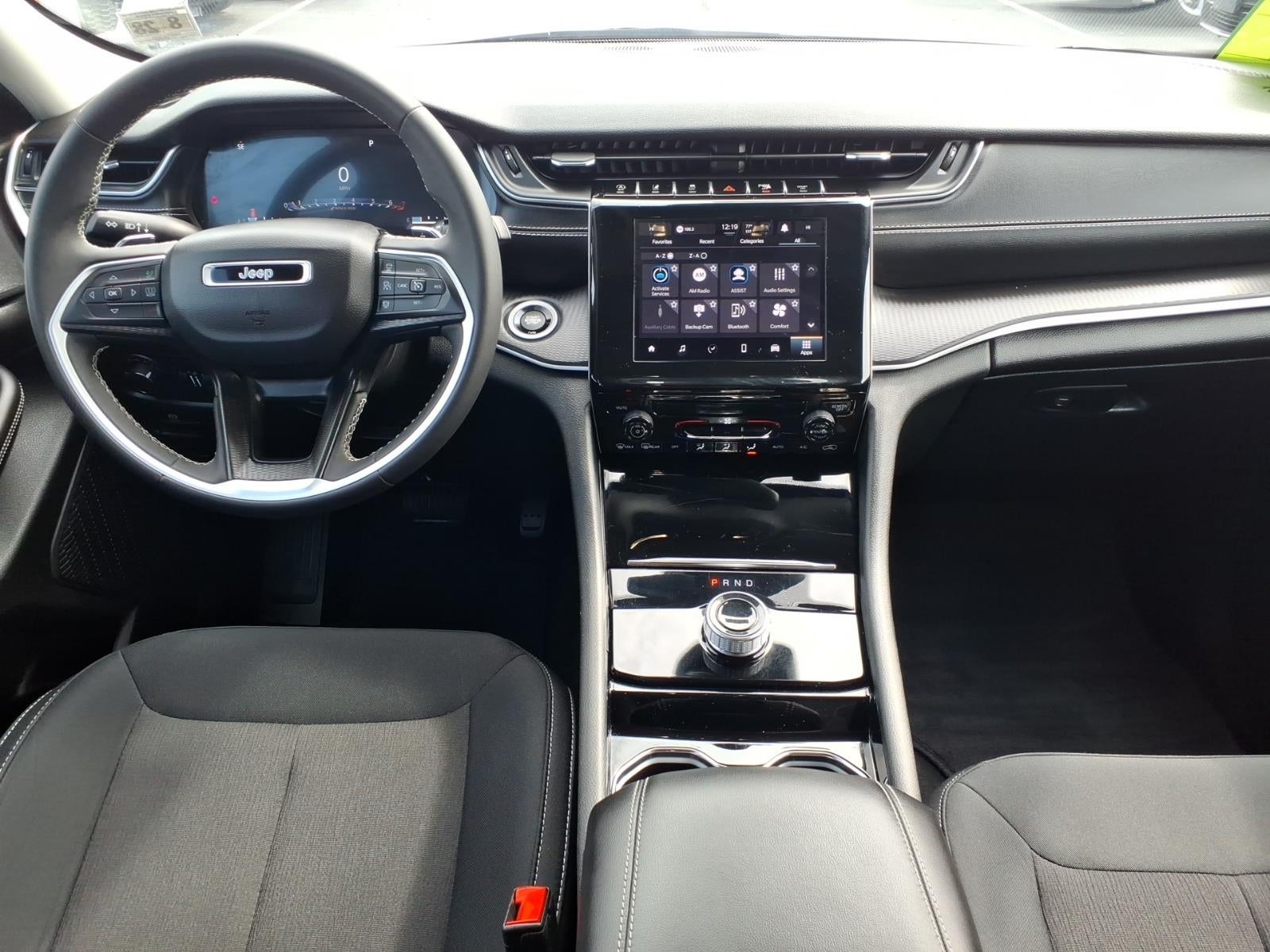 2023 Jeep Grand Cherokee Laredo 4x4