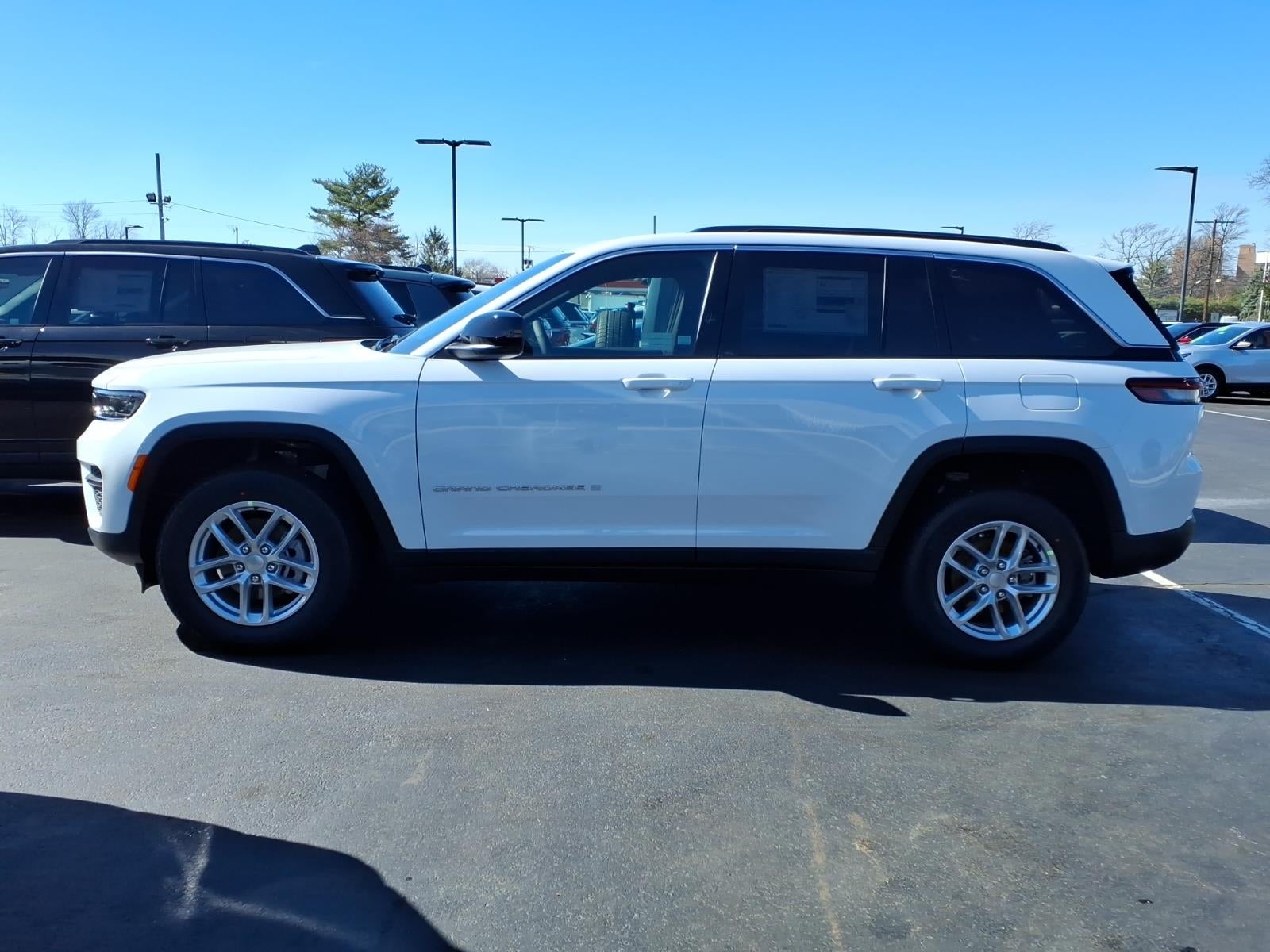 2026 Jeep Grand Cherokee GRAND CHEROKEE LAREDO X 4X4