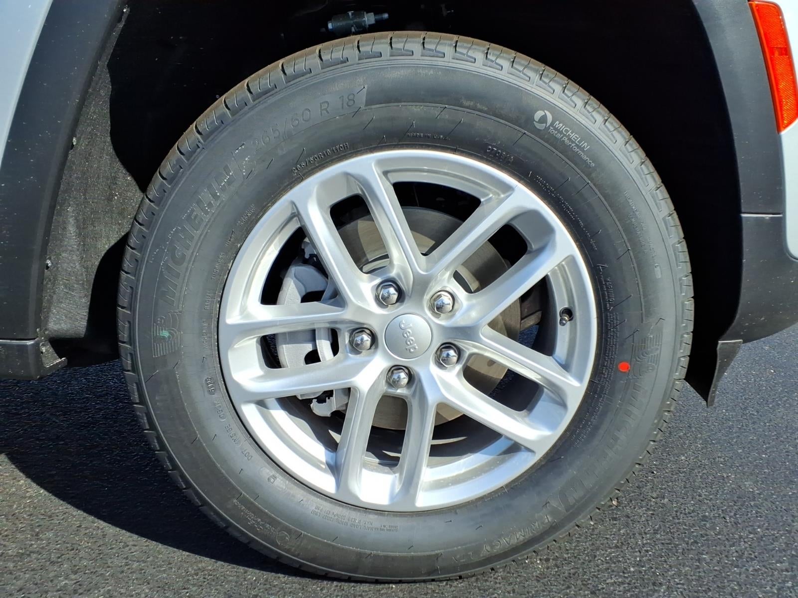 2026 Jeep Grand Cherokee GRAND CHEROKEE LAREDO X 4X4