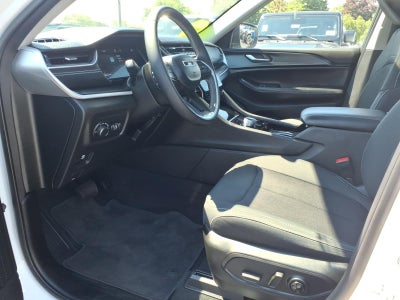 2023 Jeep Grand Cherokee Laredo 4x4