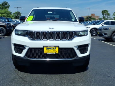 2023 Jeep Grand Cherokee Laredo 4x4