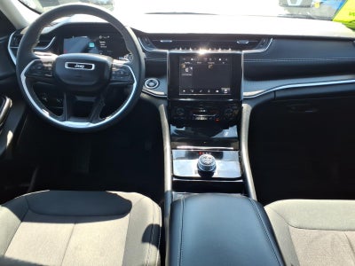 2023 Jeep Grand Cherokee Laredo 4x4