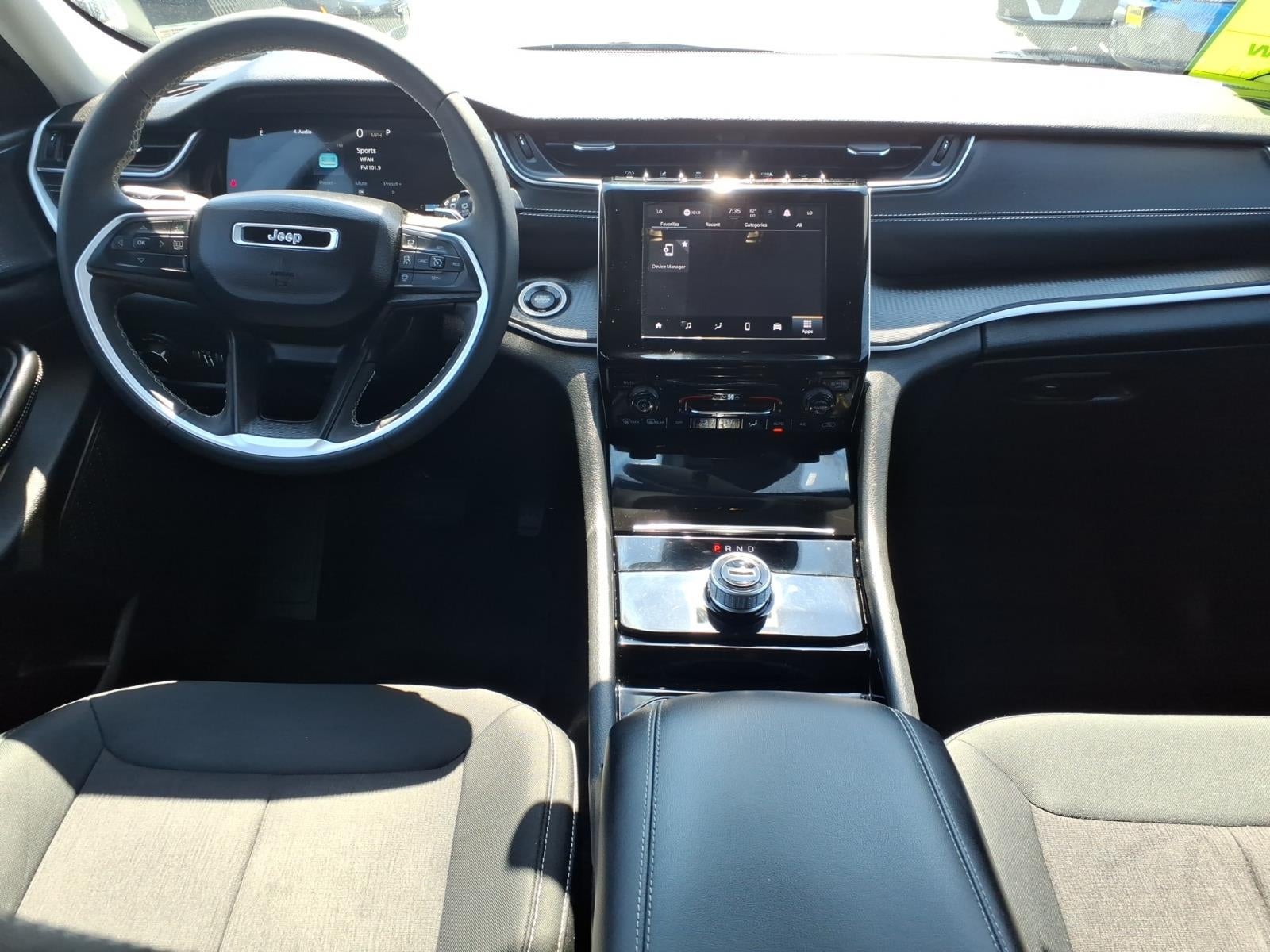 2023 Jeep Grand Cherokee Laredo 4x4