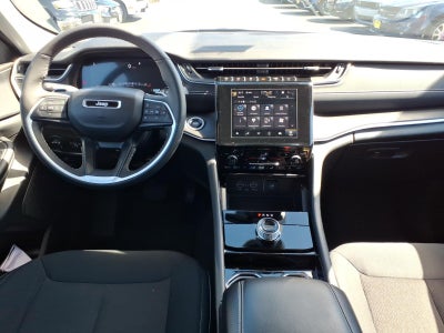 2023 Jeep Grand Cherokee Laredo 4x4