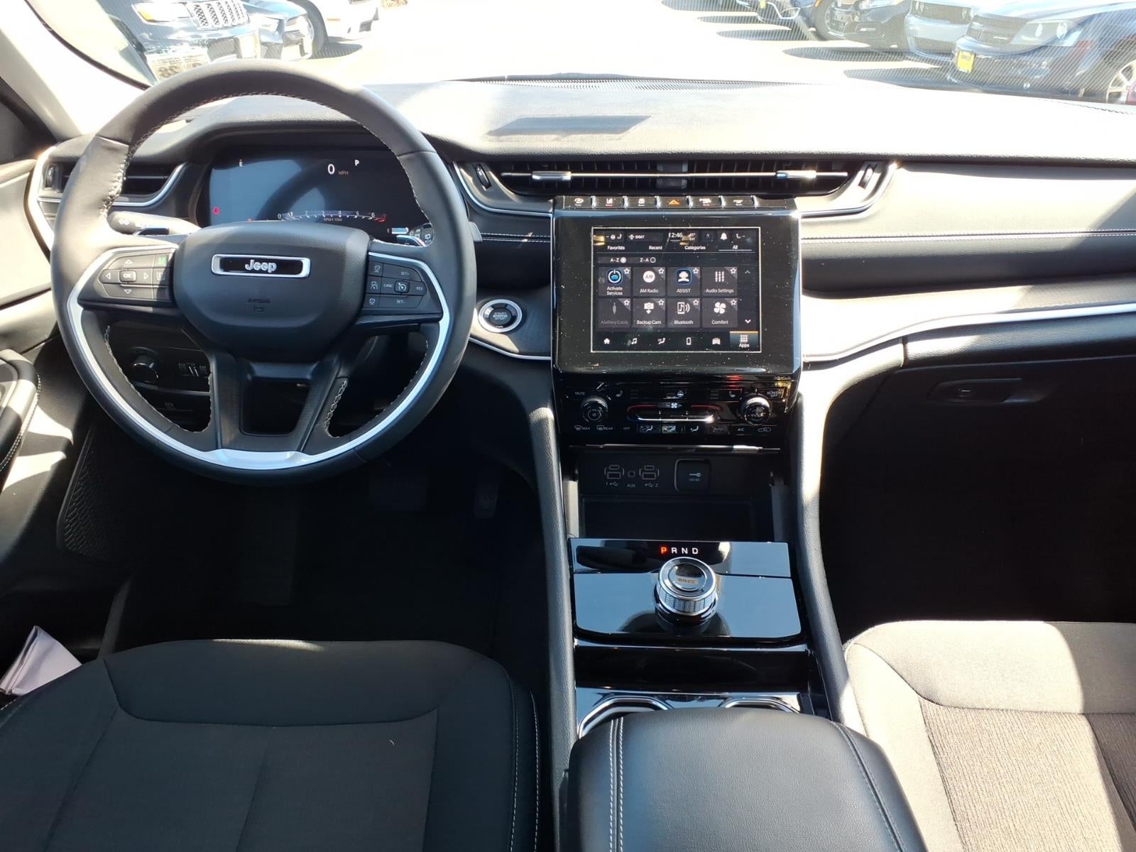 2023 Jeep Grand Cherokee Laredo 4x4