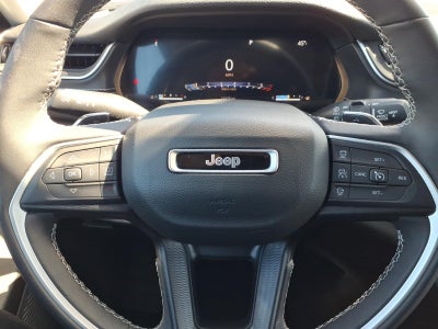 2023 Jeep Grand Cherokee Laredo 4x4