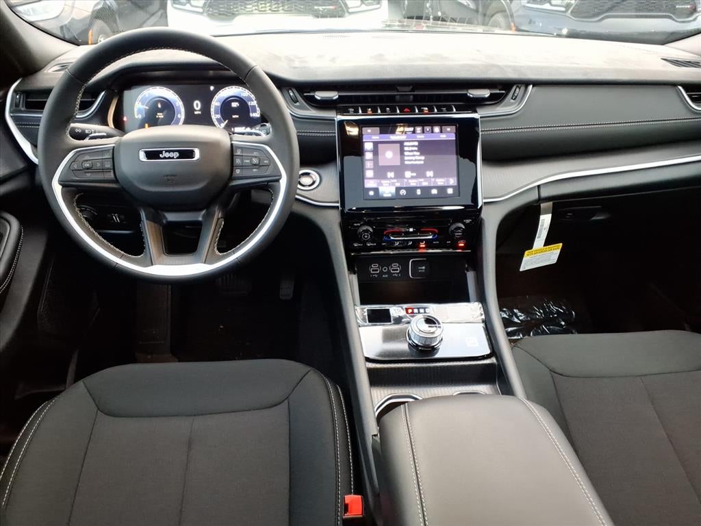 2025 Jeep Grand Cherokee GRAND CHEROKEE LAREDO X 4X4