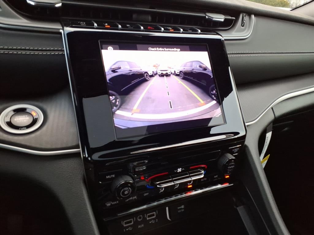 2025 Jeep Grand Cherokee GRAND CHEROKEE LAREDO X 4X4