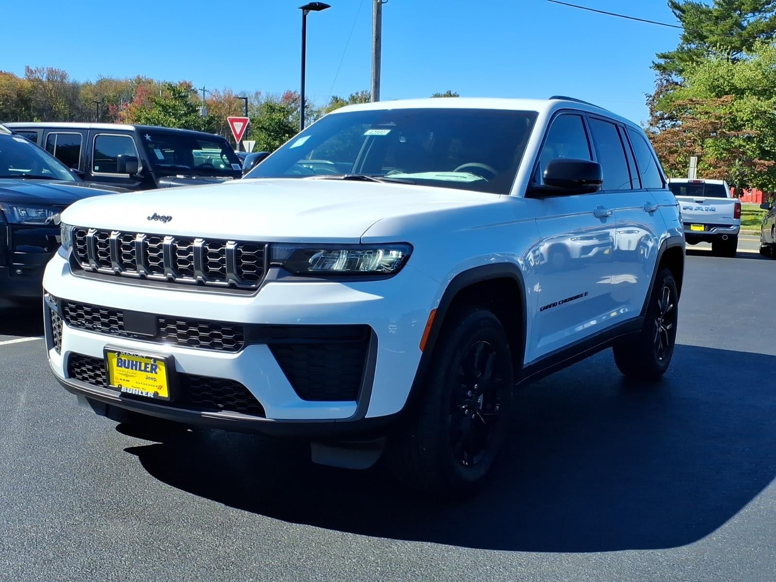 2026 Jeep Grand Cherokee GRAND CHEROKEE LAREDO ALTITUDE 4X4