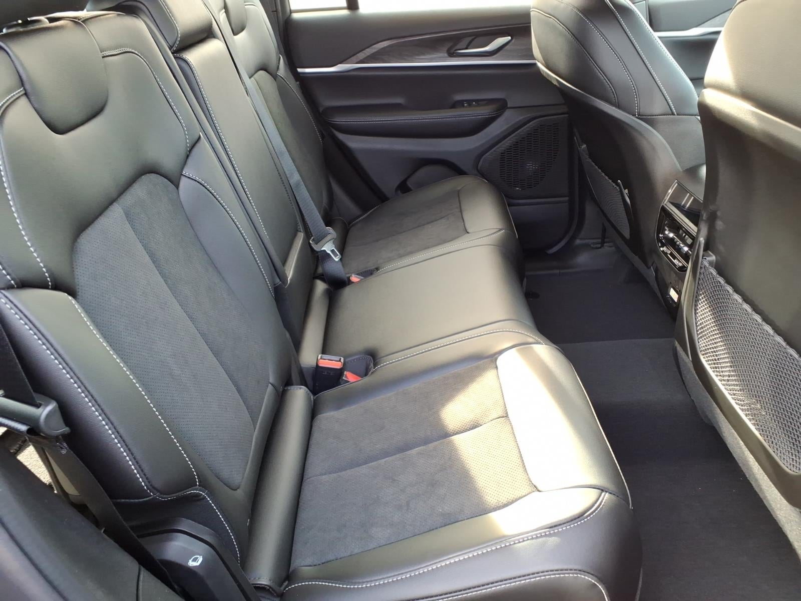 2026 Jeep Grand Cherokee GRAND CHEROKEE ALTITUDE 4X4