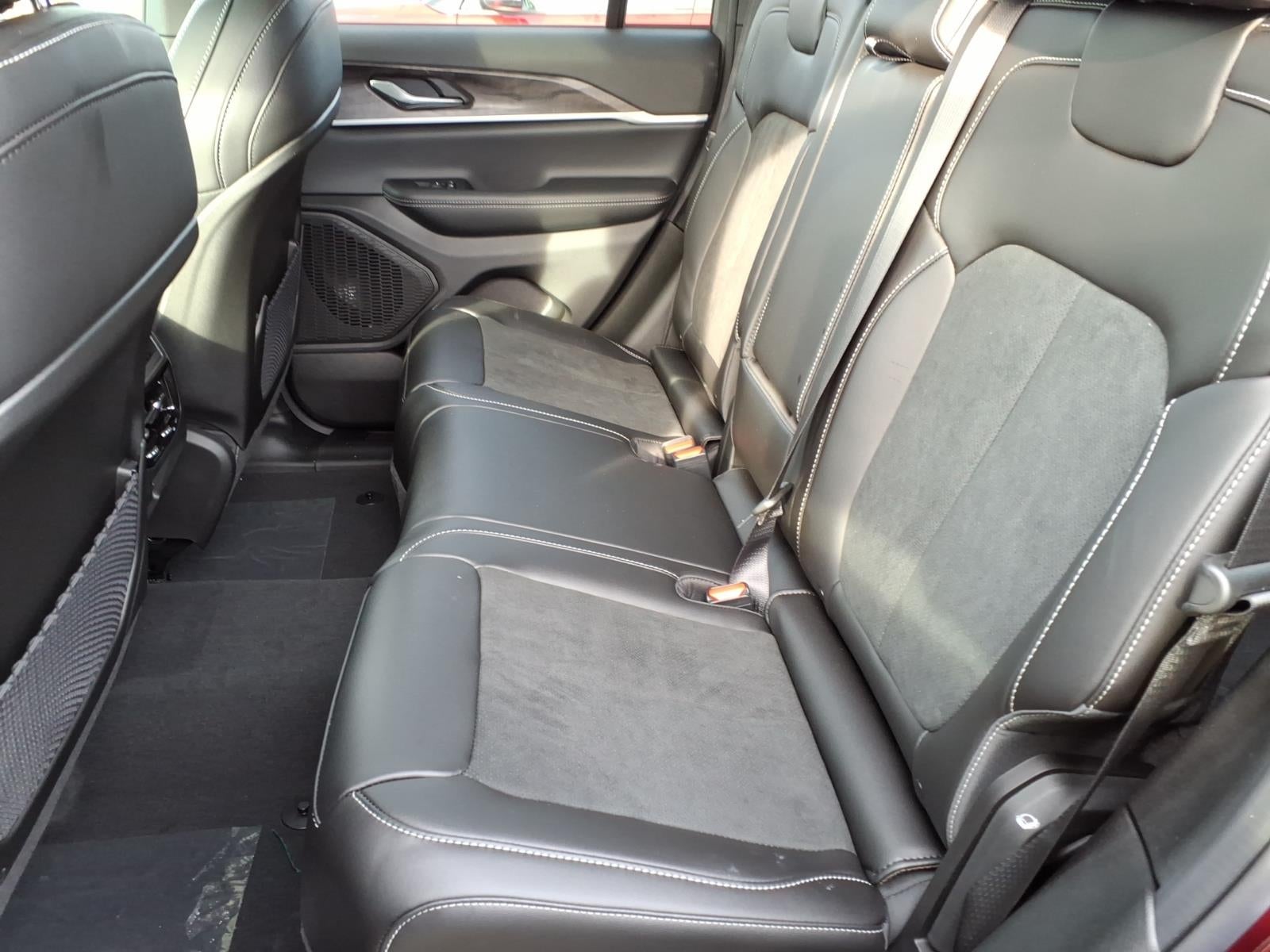 2026 Jeep Grand Cherokee GRAND CHEROKEE ALTITUDE 4X4