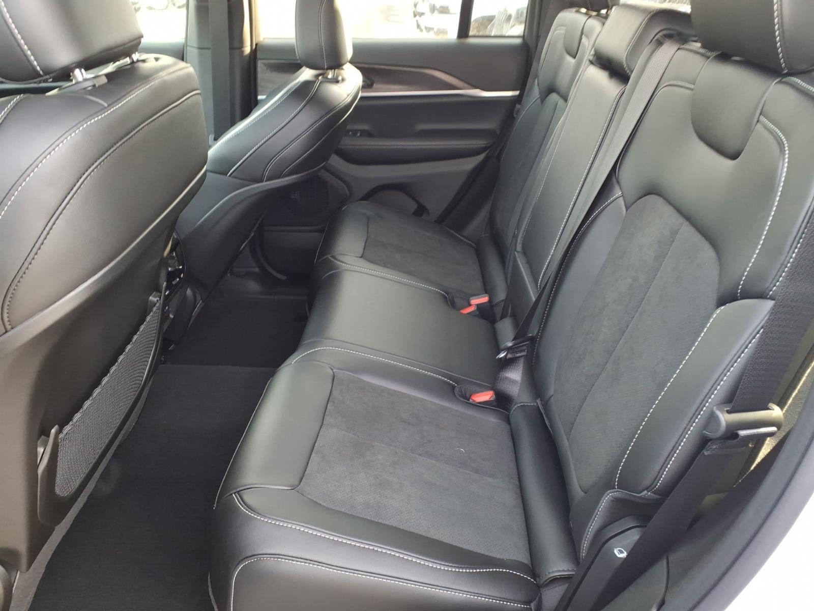 2026 Jeep Grand Cherokee GRAND CHEROKEE ALTITUDE 4X4