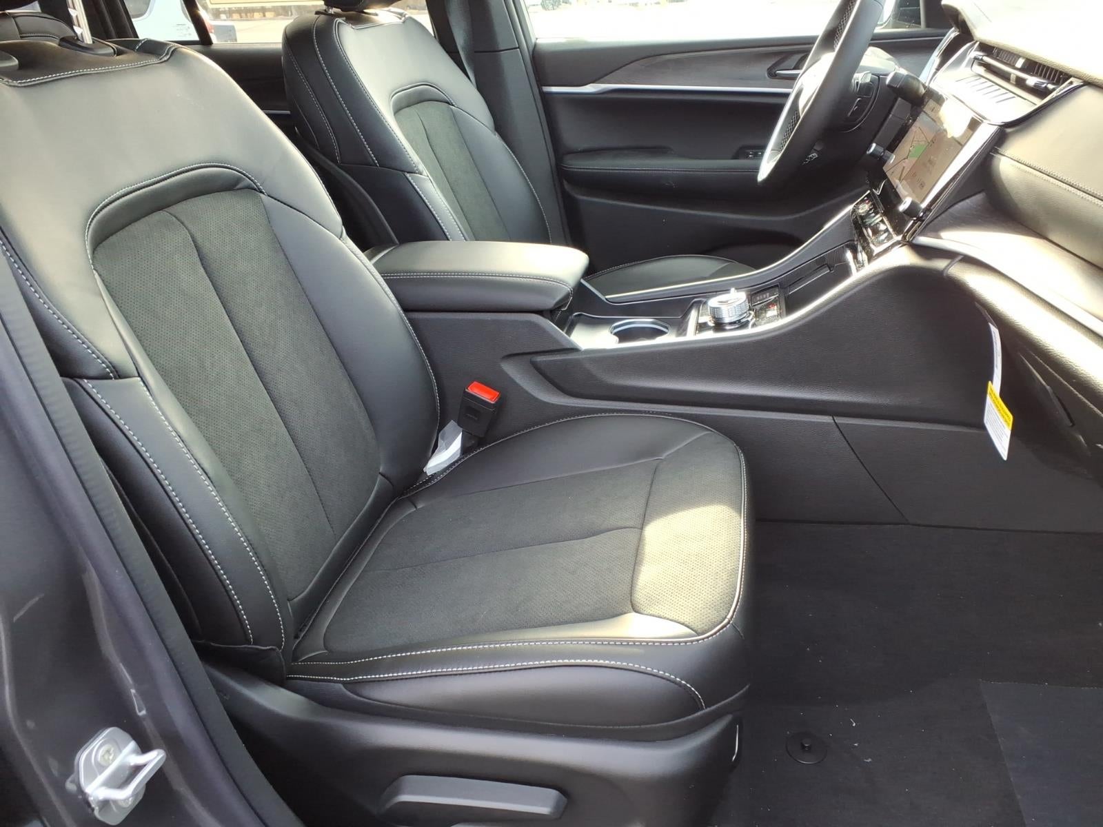 2026 Jeep Grand Cherokee GRAND CHEROKEE ALTITUDE 4X4