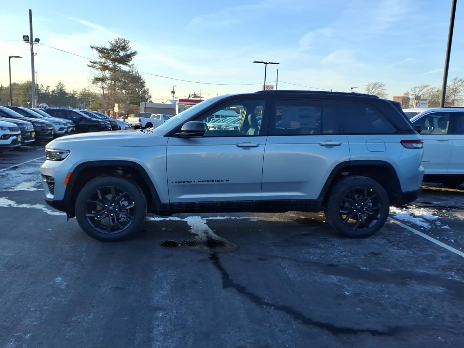 2025 Jeep Grand Cherokee GRAND CHEROKEE LIMITED 4X4