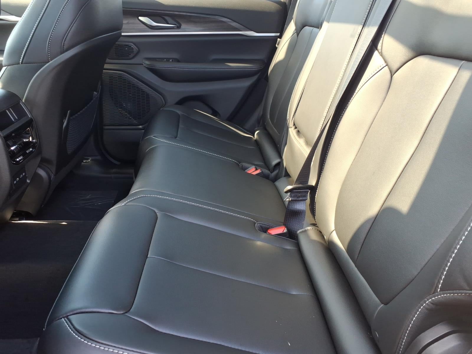 2027 Jeep Grand Cherokee GRAND CHEROKEE LIMITED 4X4