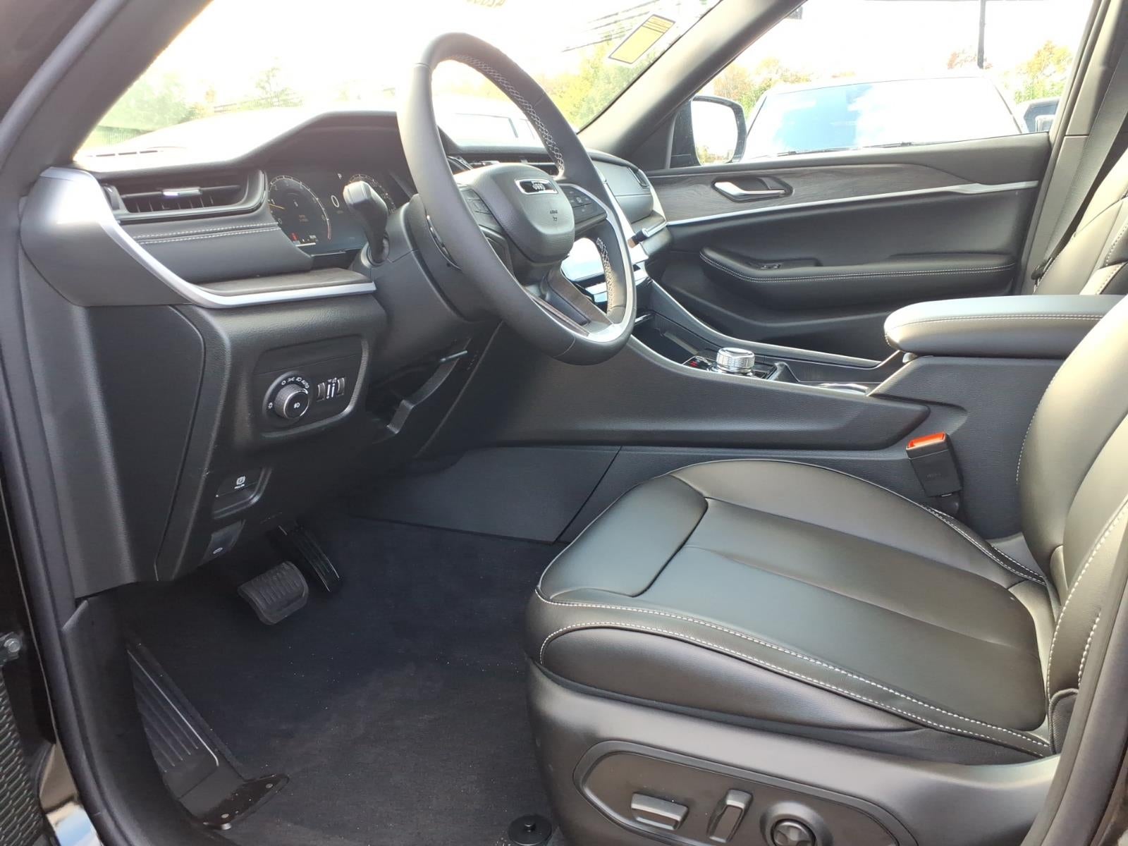 2027 Jeep Grand Cherokee GRAND CHEROKEE LIMITED 4X4