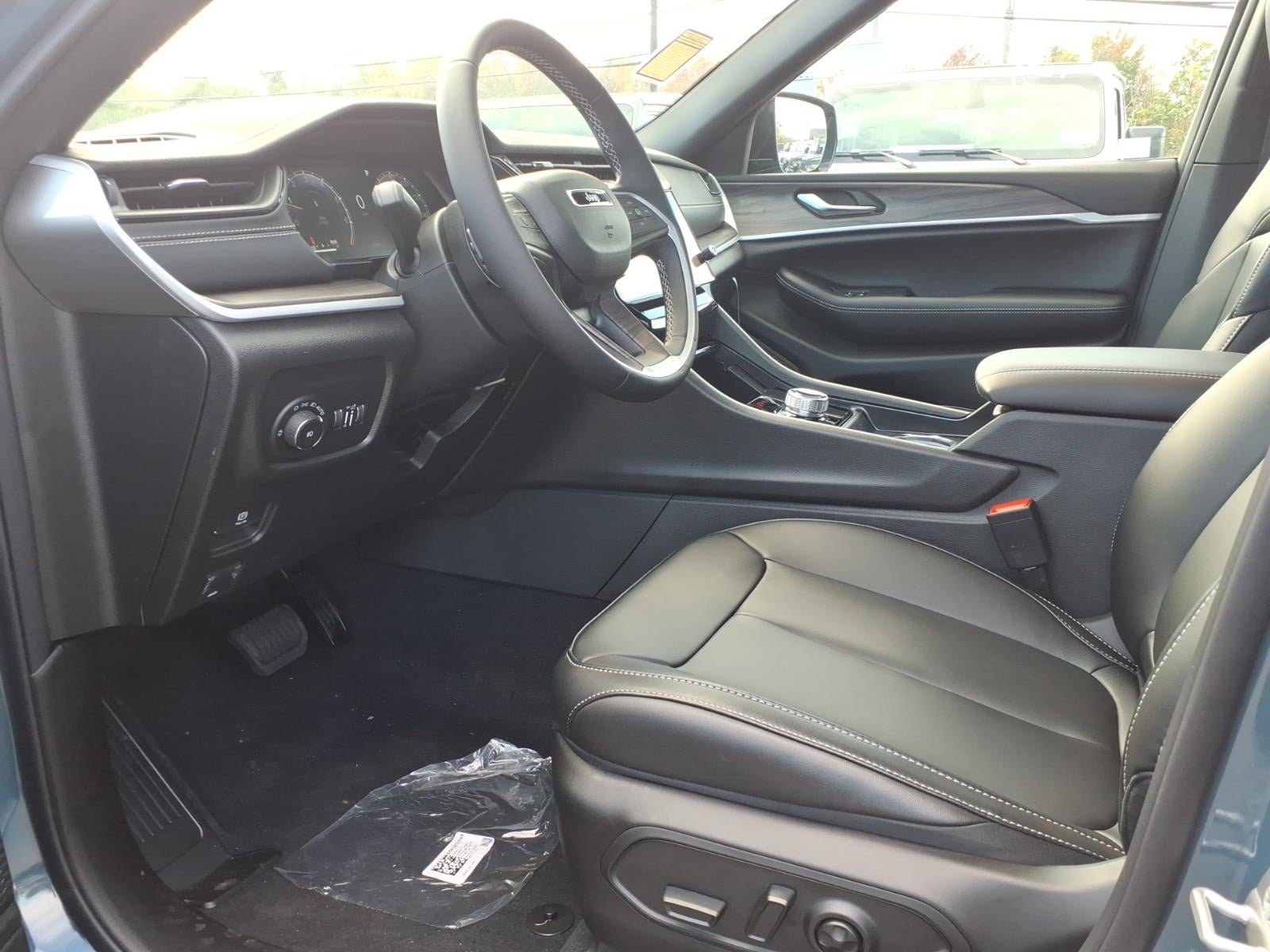2027 Jeep Grand Cherokee GRAND CHEROKEE LIMITED 4X4