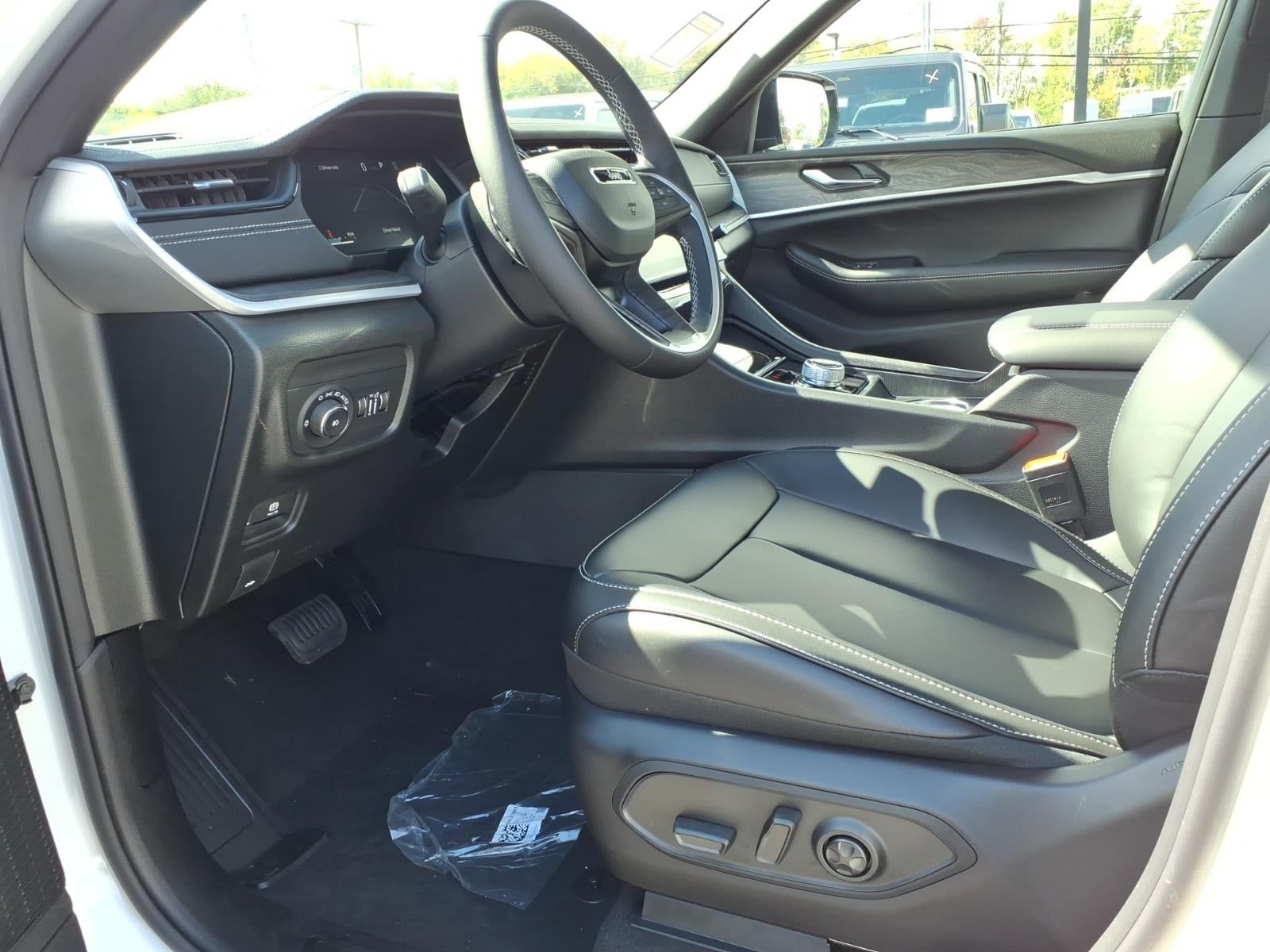 2027 Jeep Grand Cherokee GRAND CHEROKEE LIMITED 4X4