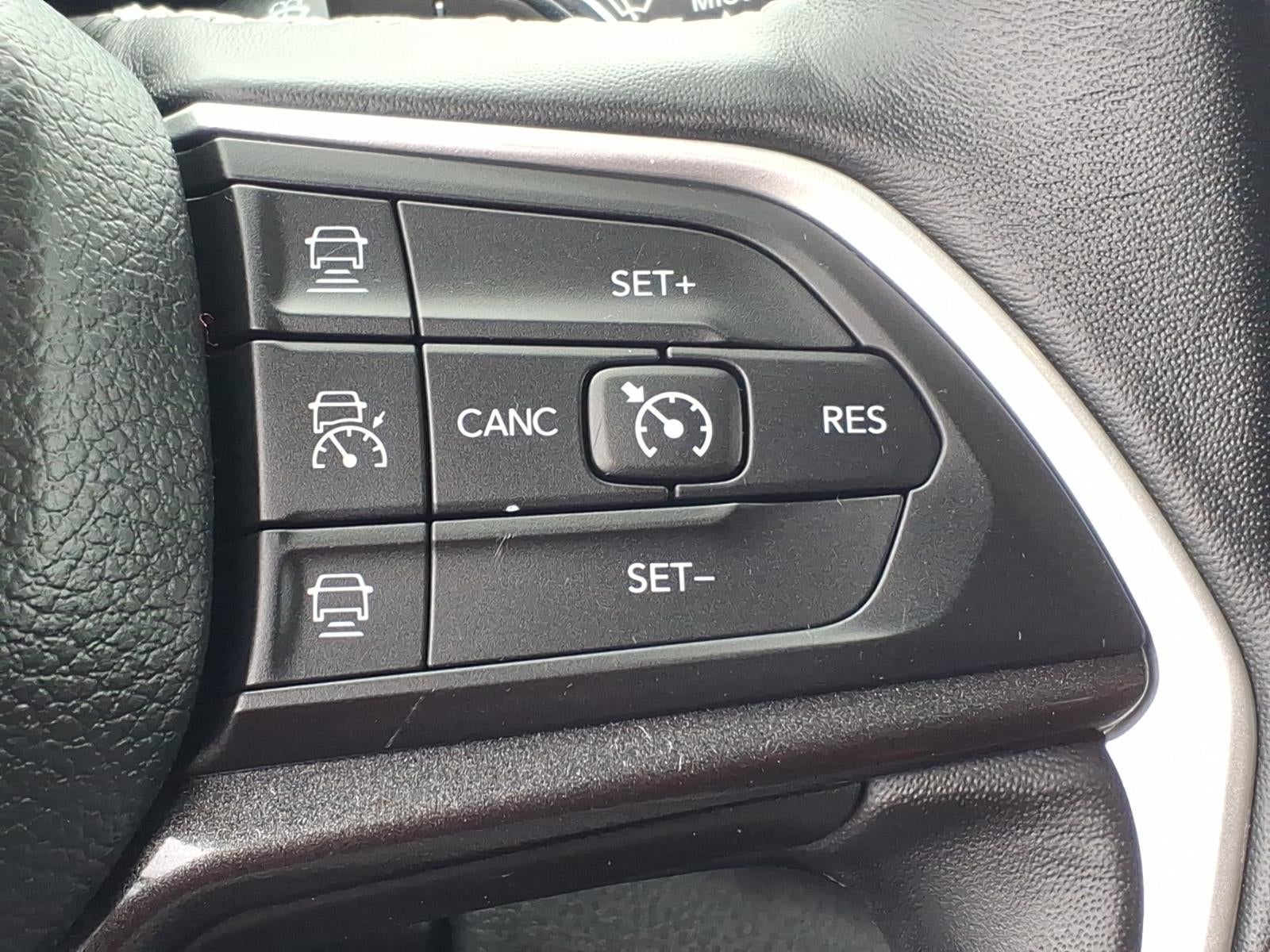 2022 Jeep Grand Cherokee L Laredo 4x4