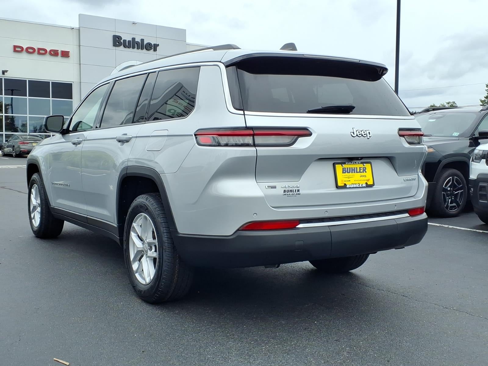 2022 Jeep Grand Cherokee L Laredo 4x4